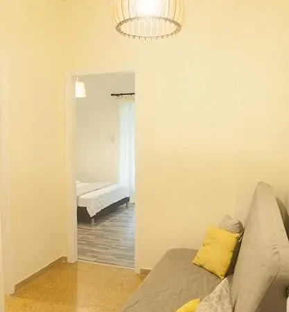 Fiλoξεnia In Gazi- Center * Athens
